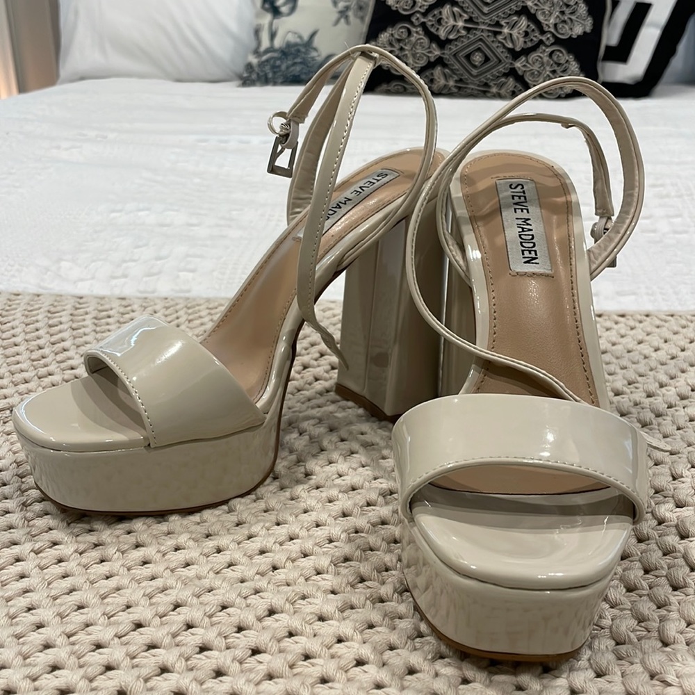 BEIGE GORGEOUS High Heels STEVE MADDEN